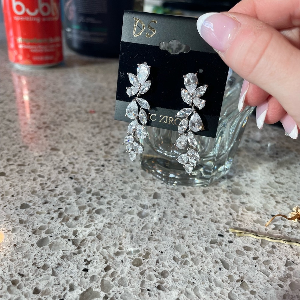 Cubic zirconia wedding/bridal drop earrings.